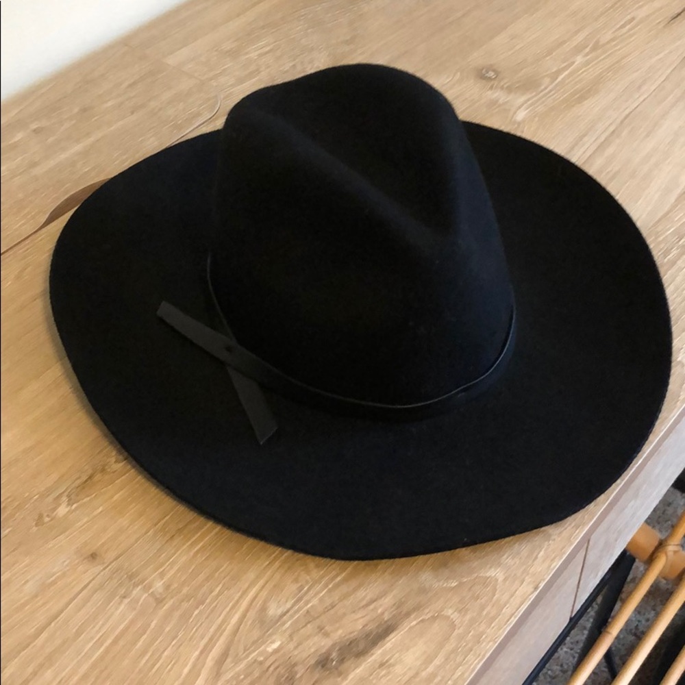 Banana Republic Black Hat